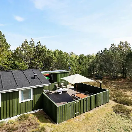 Holiday V Holiday home