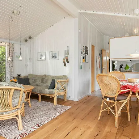 Holiday V Holiday home *