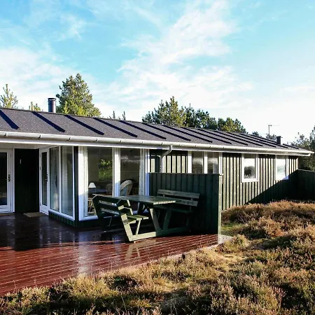 Holiday V Holiday home